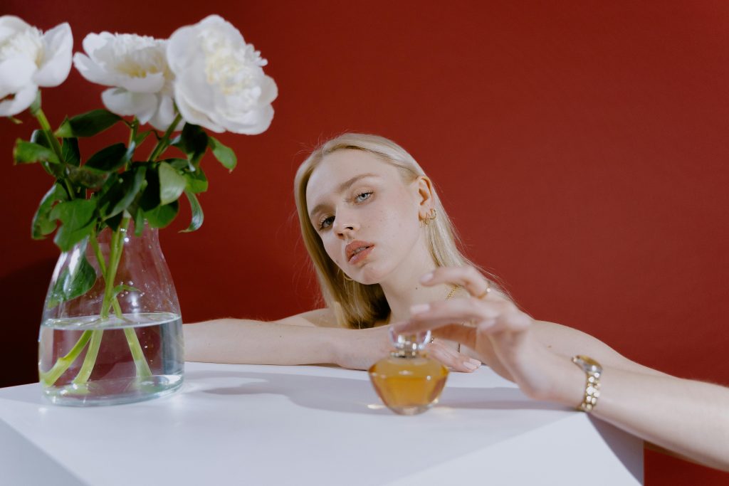 Los 10 mejores perfumes que contienen pachulí para mujer en 2025